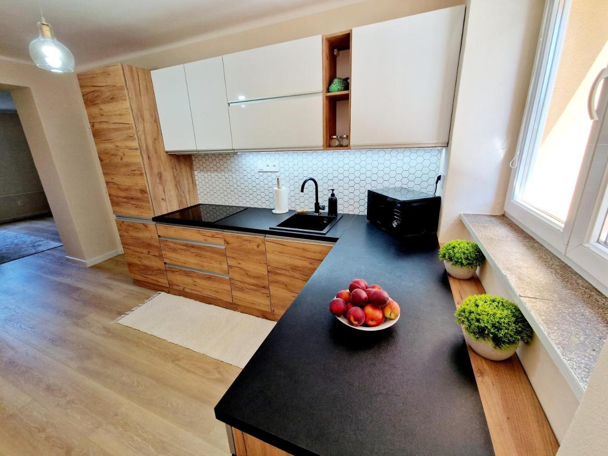 City Center Apartment - Self Check-In Spišská Nová Ves Esterno foto