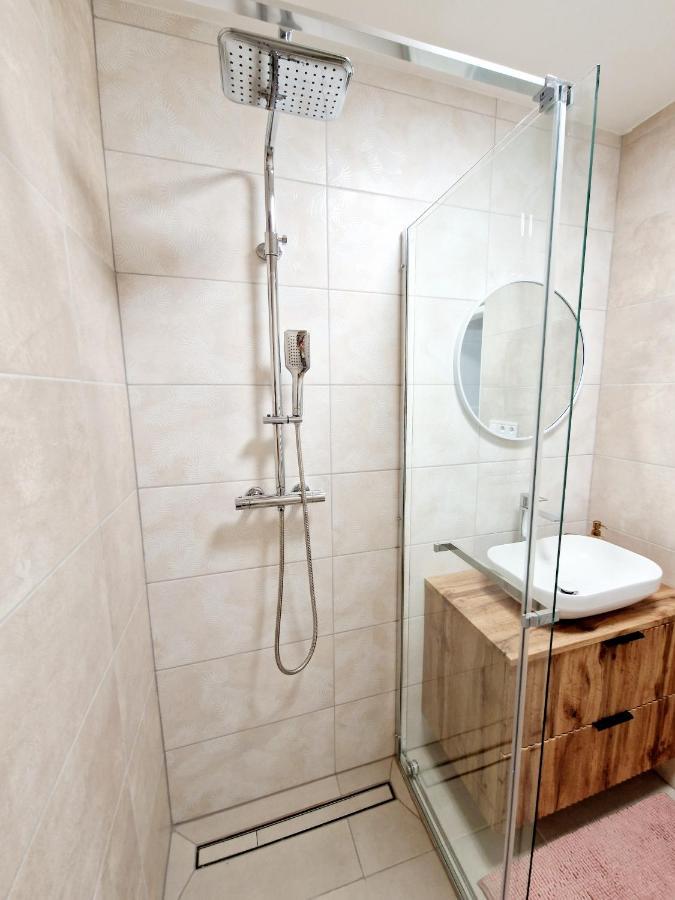 City Center Apartment - Self Check-In Spišská Nová Ves Esterno foto